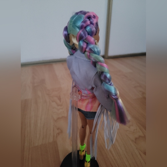 Barbie Extra #5 by Mattel - Picture 7 of 9